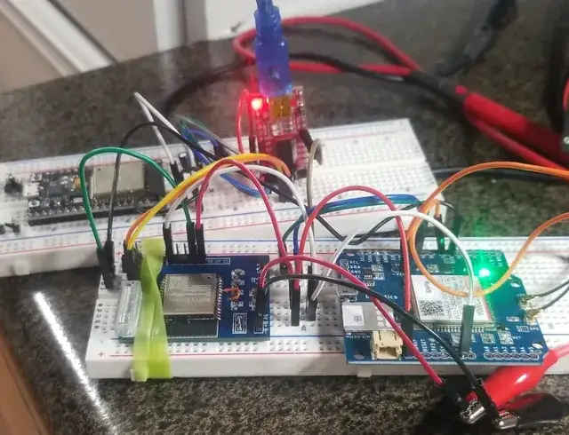 Segunda sesión de pruebas de la placa reguladora propia con el módulo celular conectado.